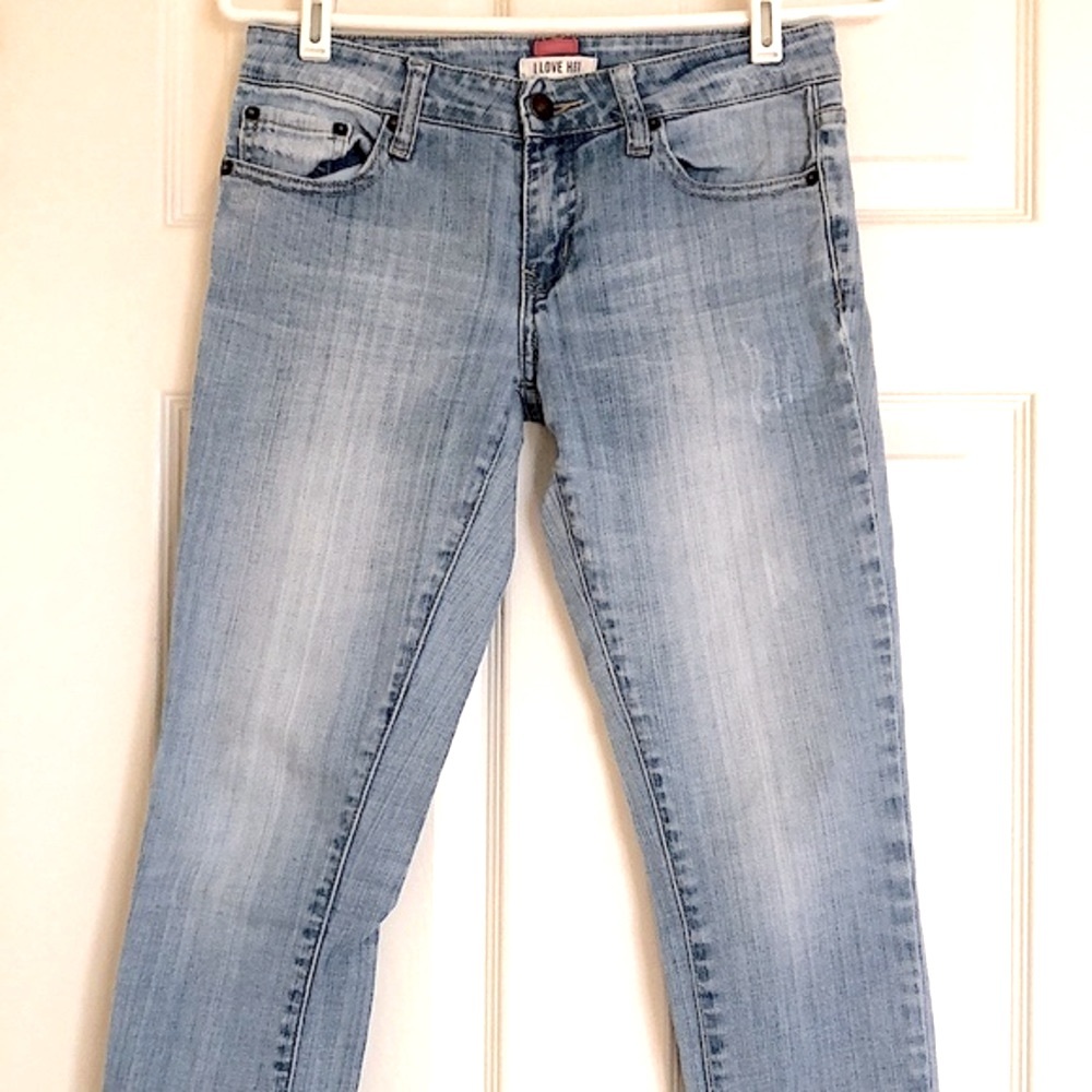 🩵 LIGHT WASH LOW RISE TAPERED JEANS